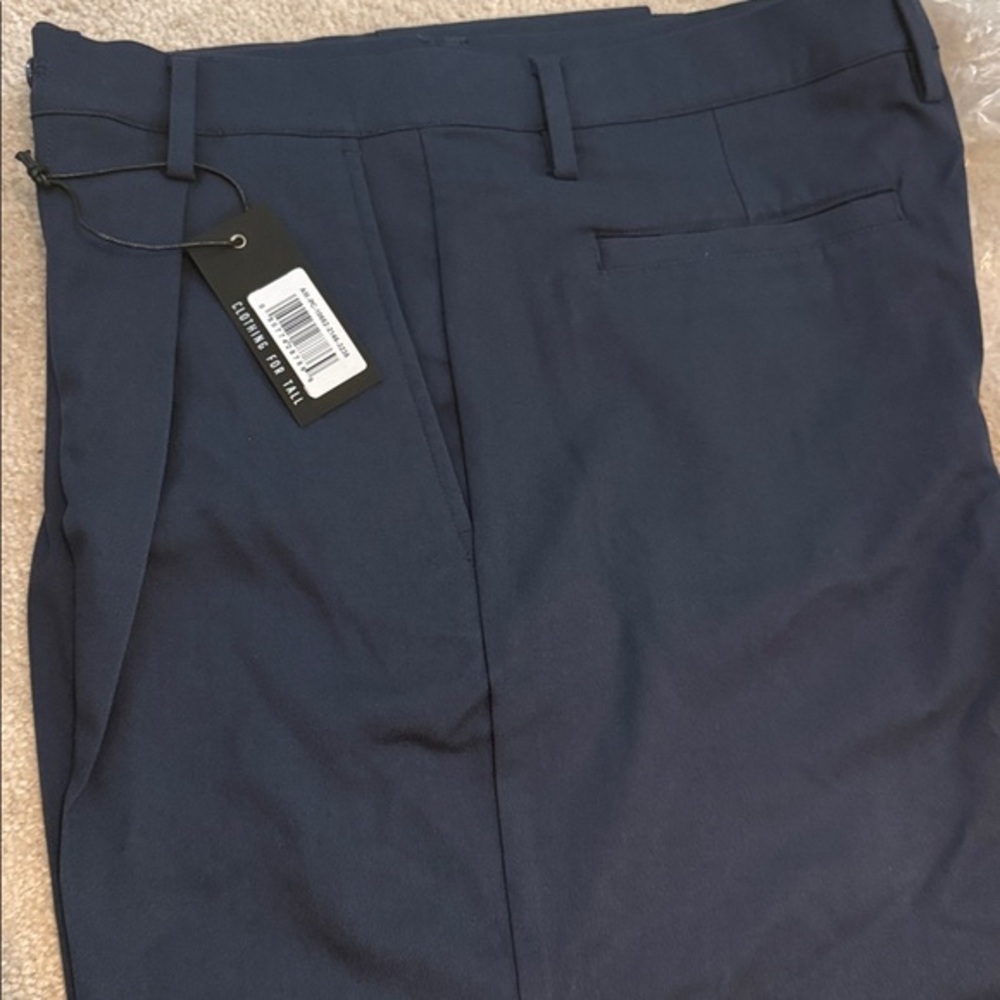 American tall men’s relax, pleated trousers, Navy size 32/38 NWT